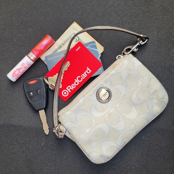Coach Wristlet ~ Signature C Logo ~ White w/ Silver Thread ~ GUC - Picture 4 of 15
